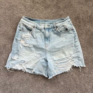 American eagle mom Jean shorts
